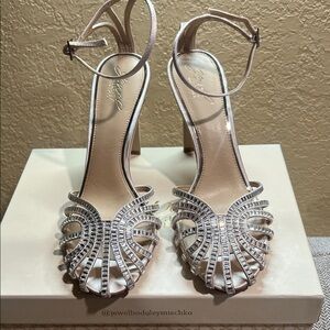 Jewel by Badgley Mischka Champagne Color, Jewel-Caged Toe Heels- Size 11, GUC. 💖